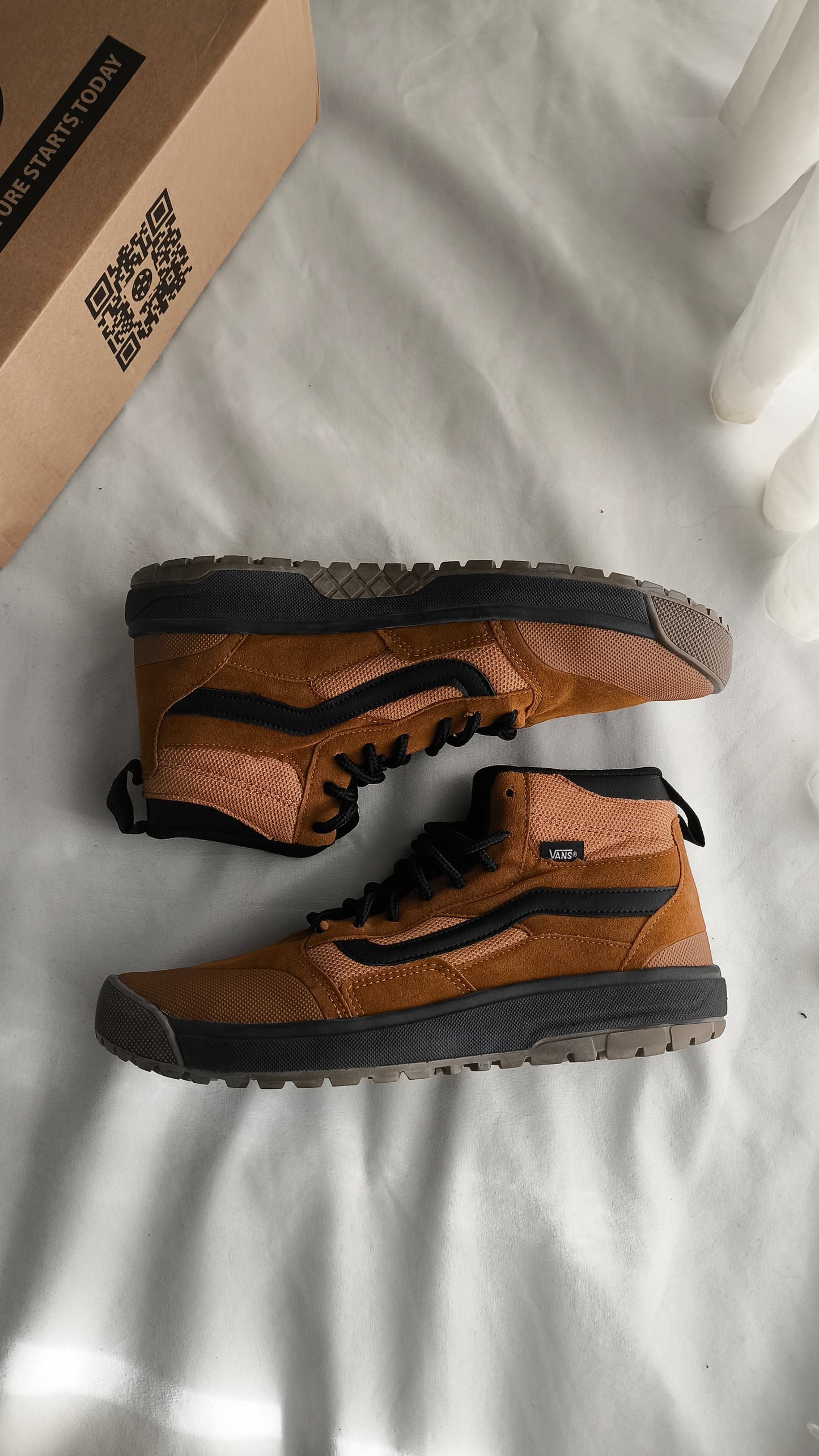 Vans Ultra Range EXO HI