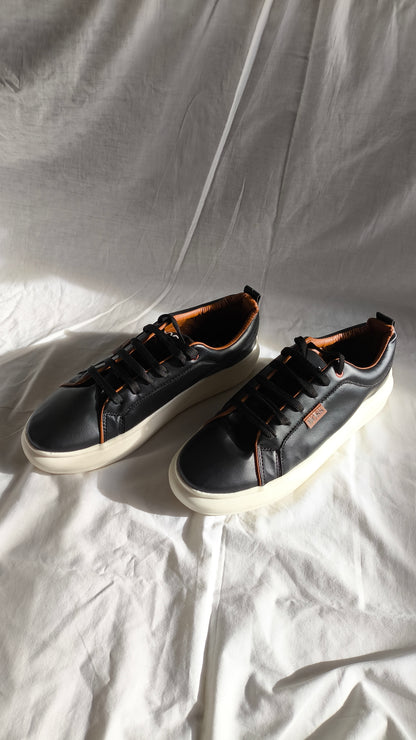 Boss Leather Black